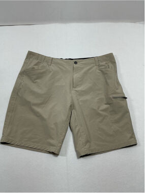 Men’s Excellent Condition Zeroxposur Travel Shorts Waist 40 Inches Beige